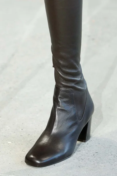 Look 28